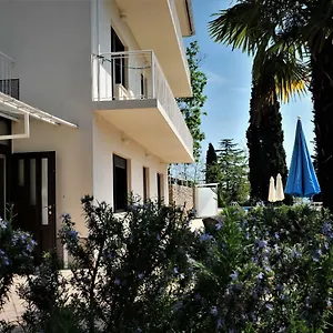 Apartment Kadmen, Ika